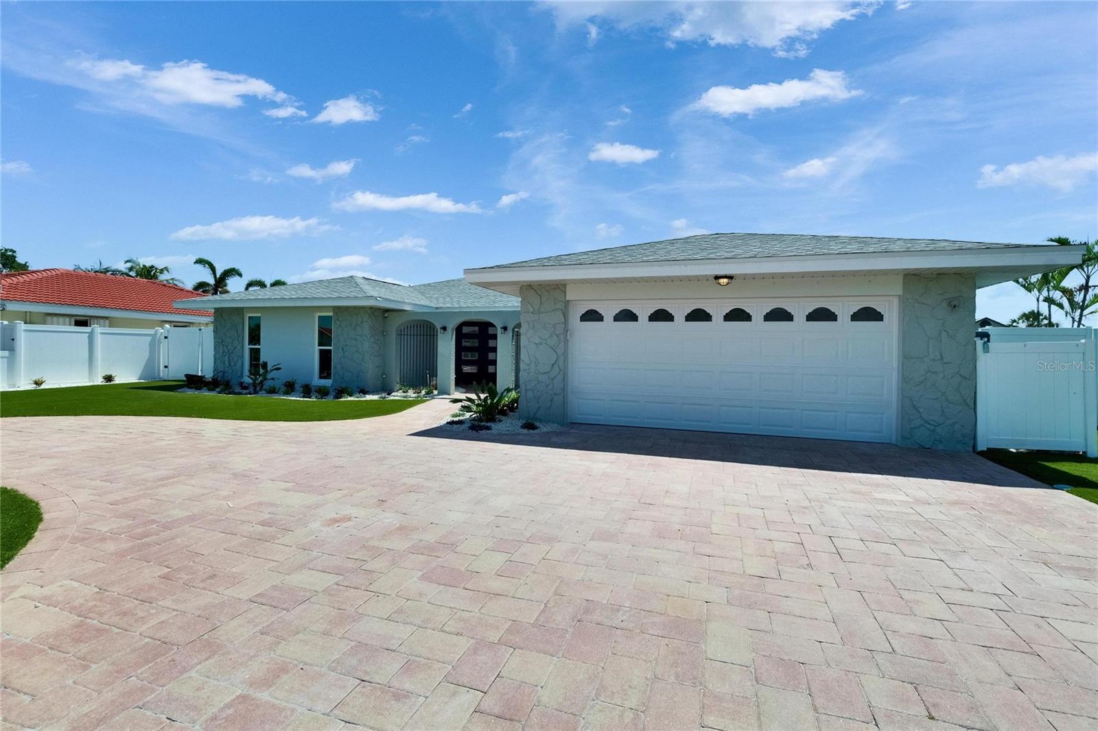 PASADENA GOLF CLUB ESTATES SEC 4 - Residential Lease