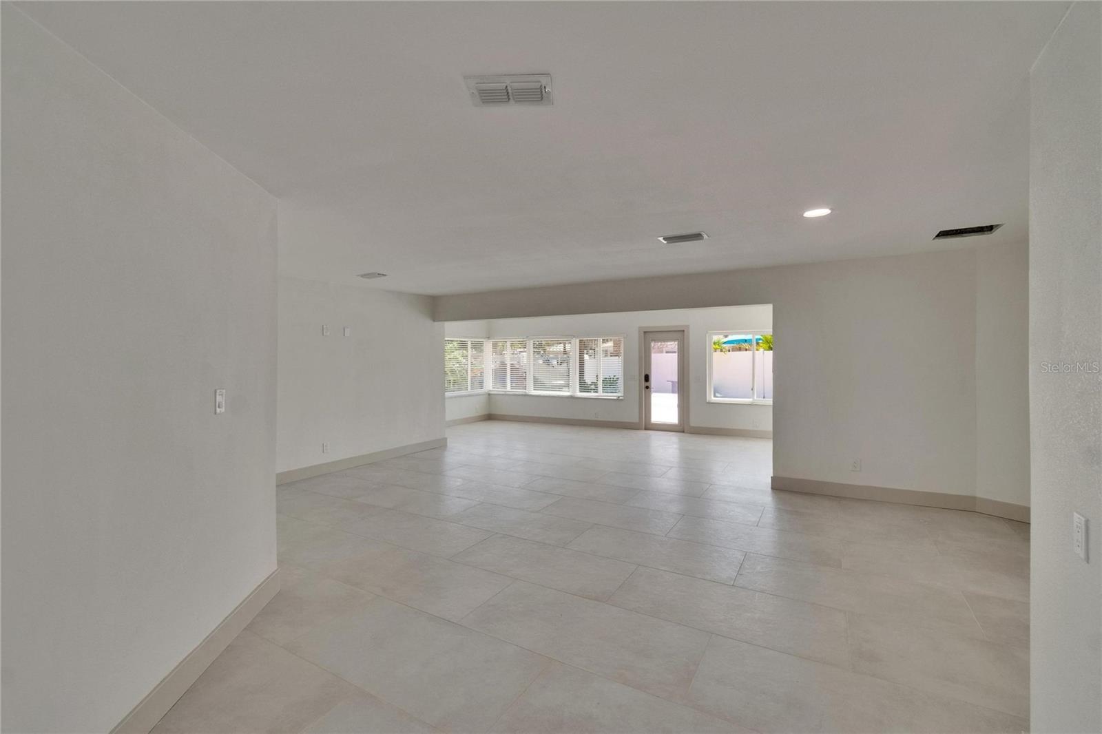 PASADENA GOLF CLUB ESTATES SEC 4 - Residential Lease