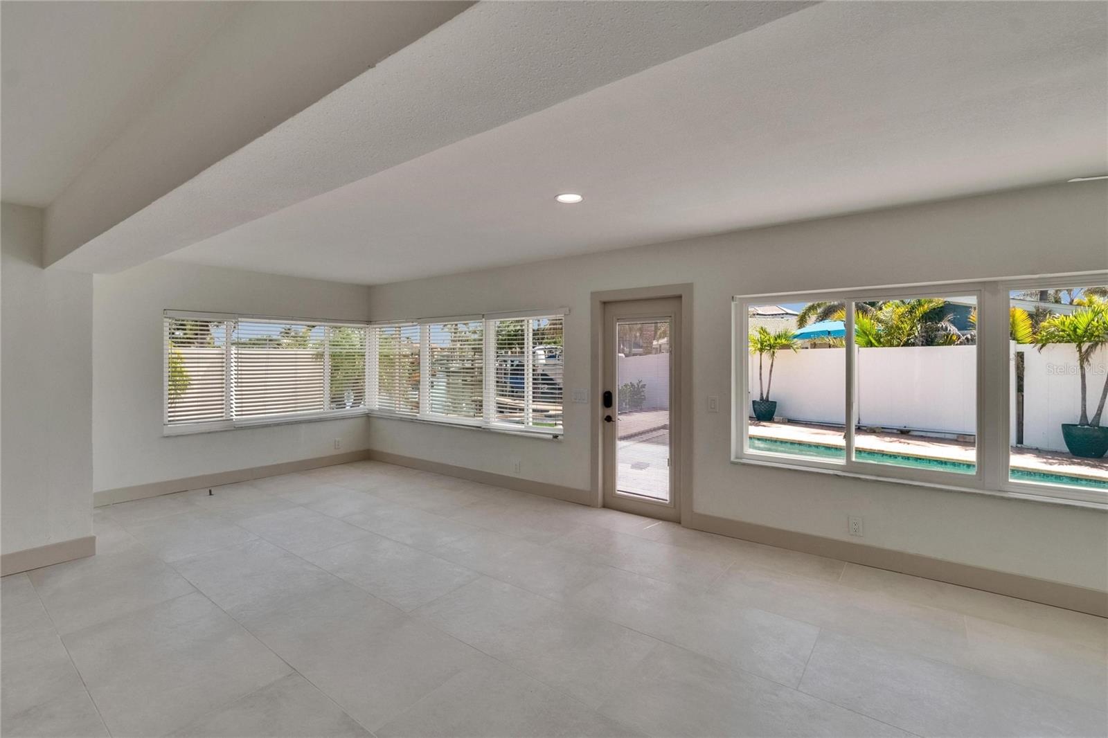 PASADENA GOLF CLUB ESTATES SEC 4 - Residential Lease