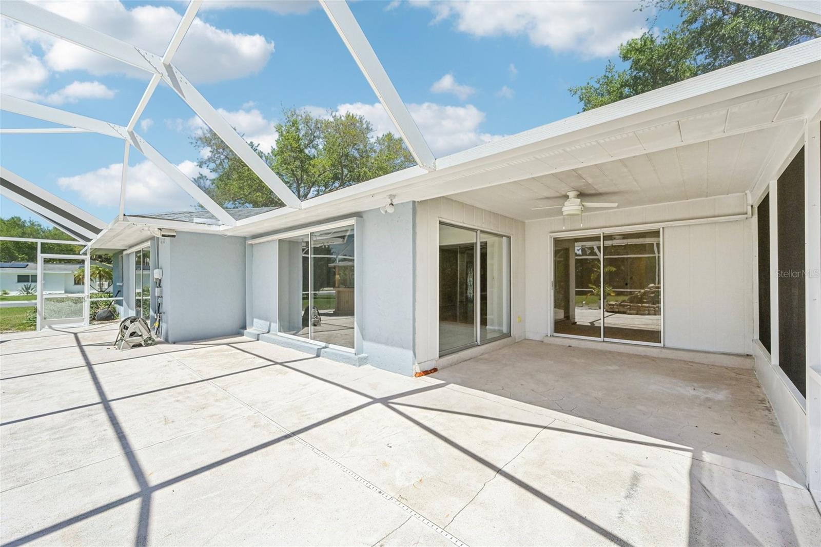 SORRENTO SHORES - Residential