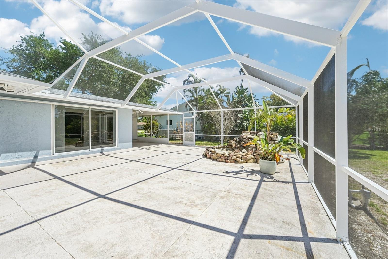 SORRENTO SHORES - Residential