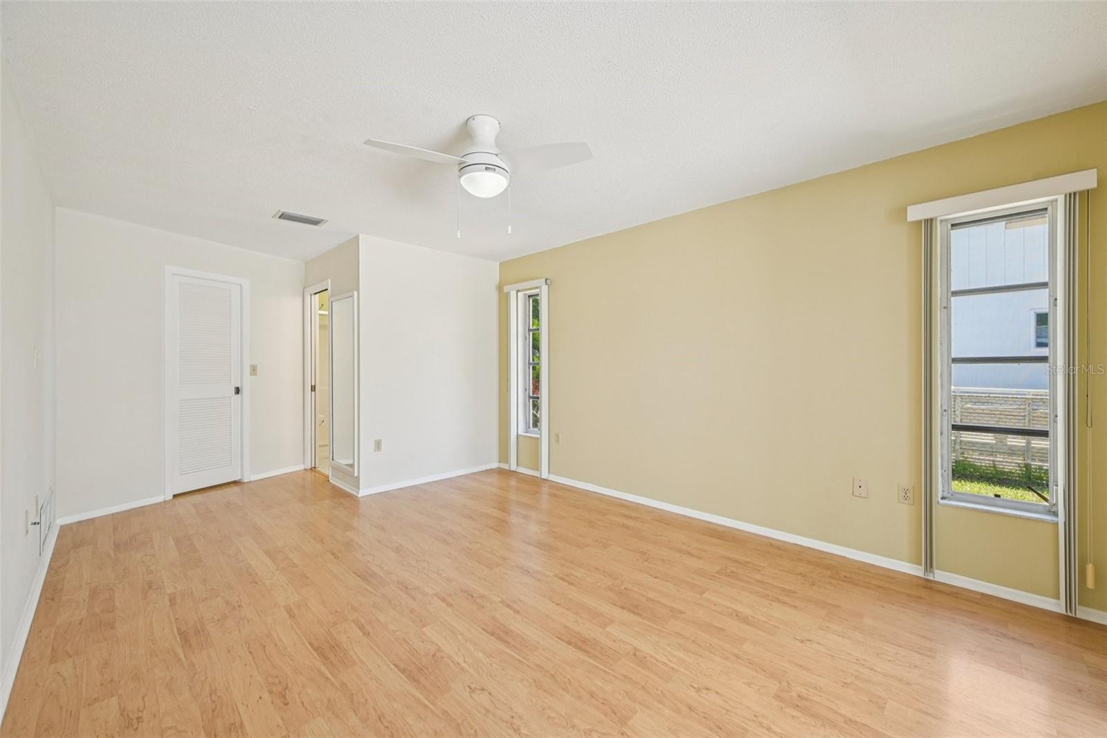 SORRENTO SHORES - Residential