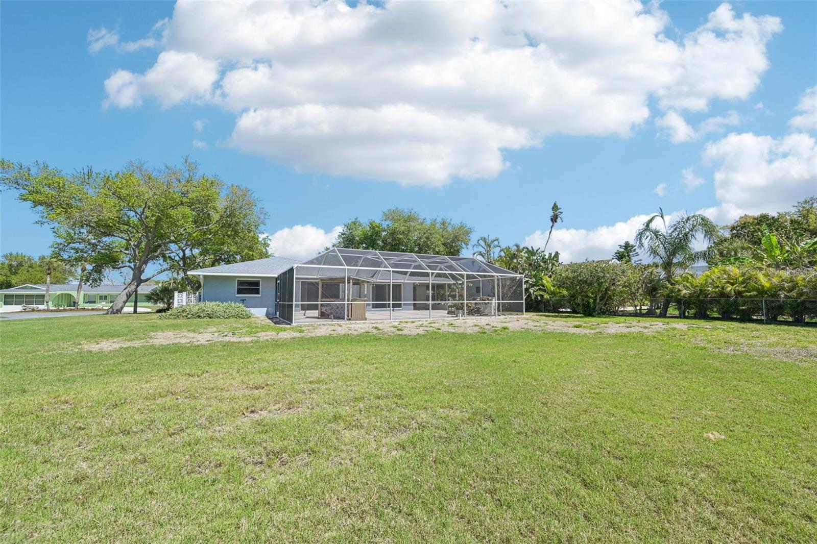 SORRENTO SHORES - Residential