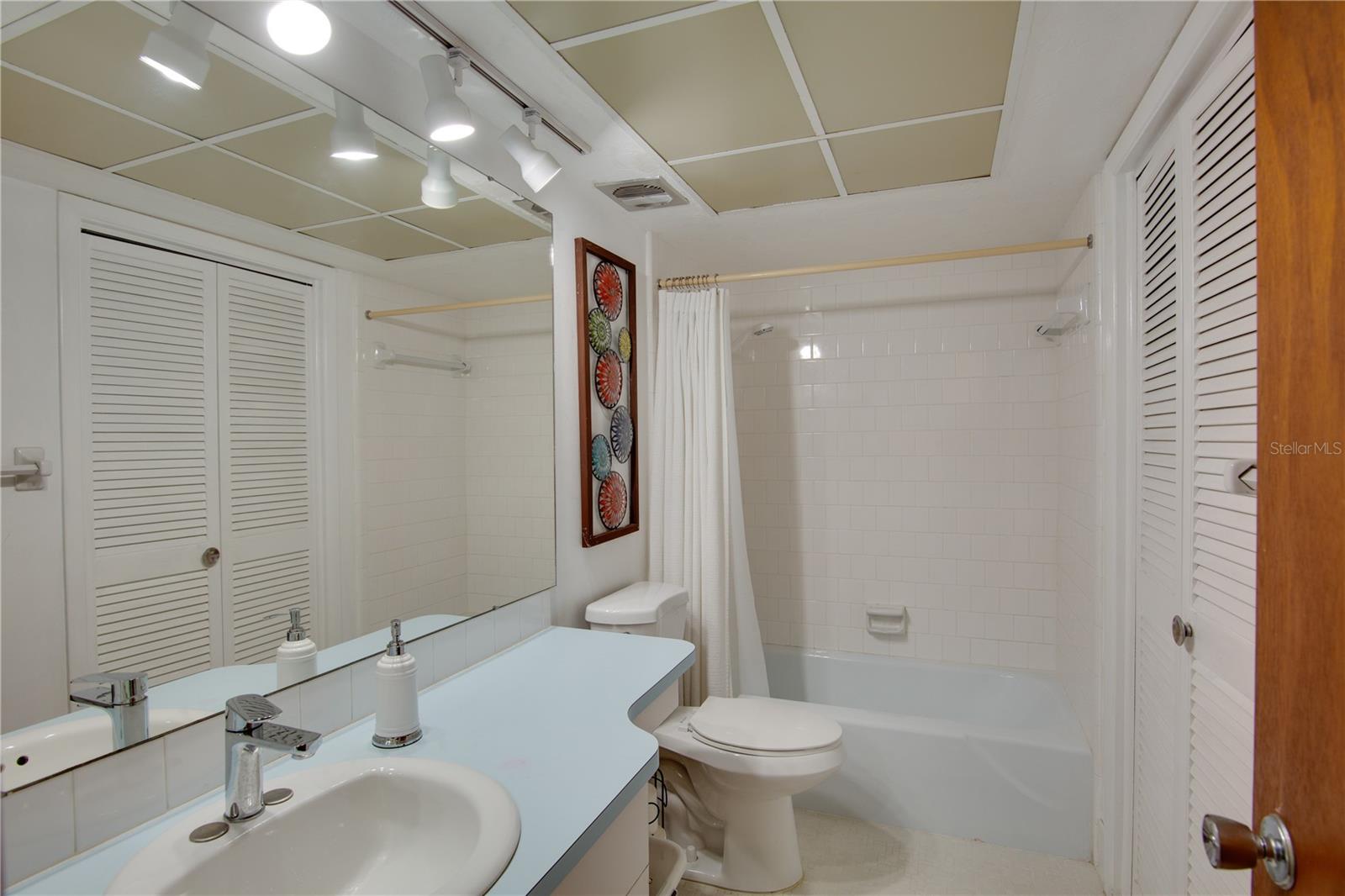 FOREST LAKES COUNTRY CLUB ESTATE - Residential