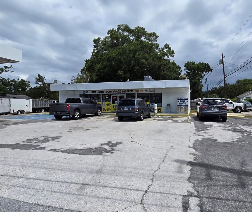 Photo of 5227 Gulfport Boulevard S, Gulfport, FL 33707 (MLS # TB8457867)