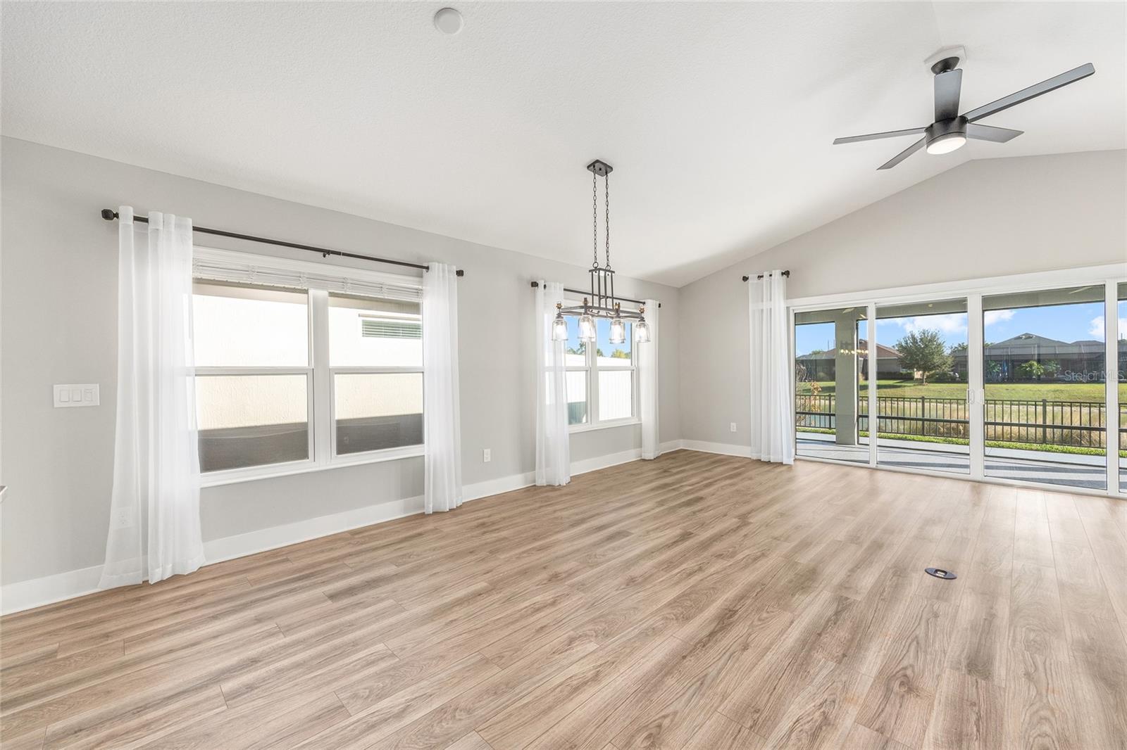 VILLAGES/SOUTHERN OAKS PRESTON - Residential