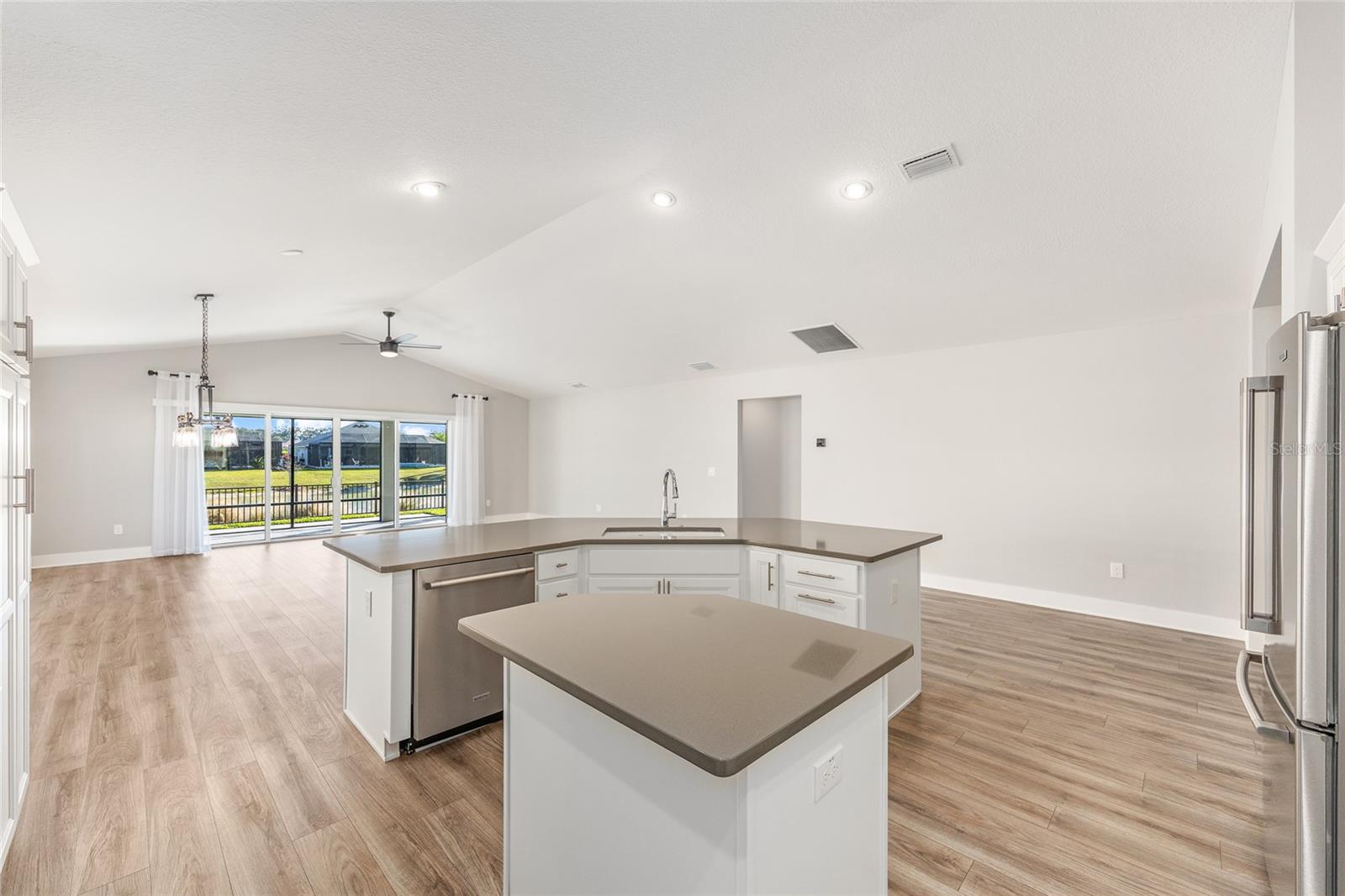 VILLAGES/SOUTHERN OAKS PRESTON - Residential