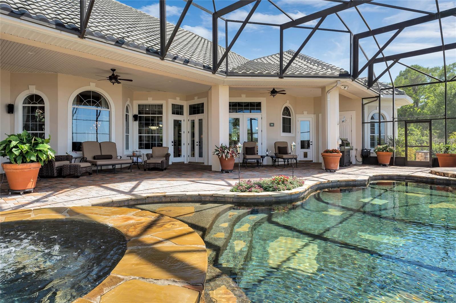 SUNSET POINTE - Residential