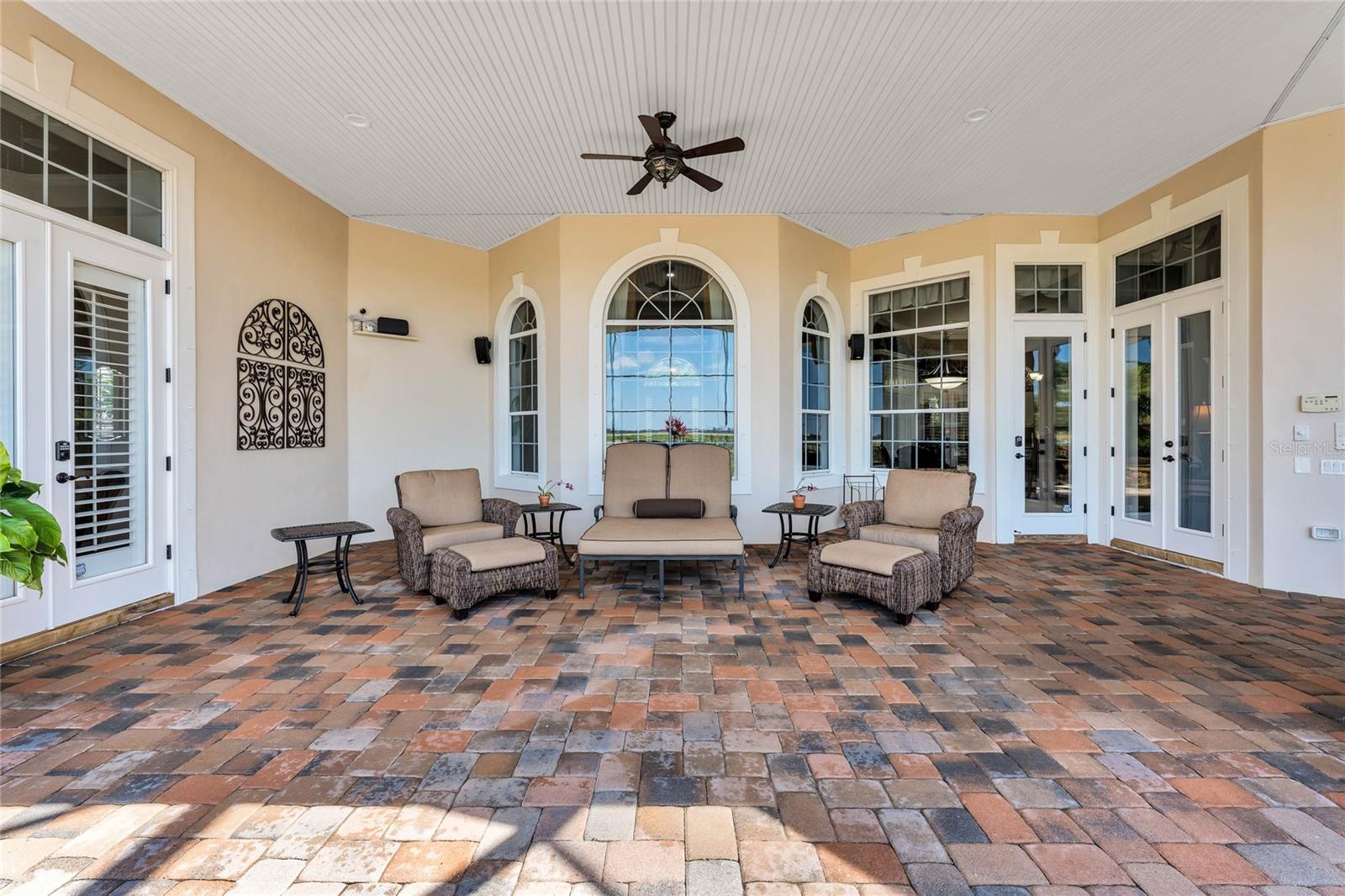 SUNSET POINTE - Residential