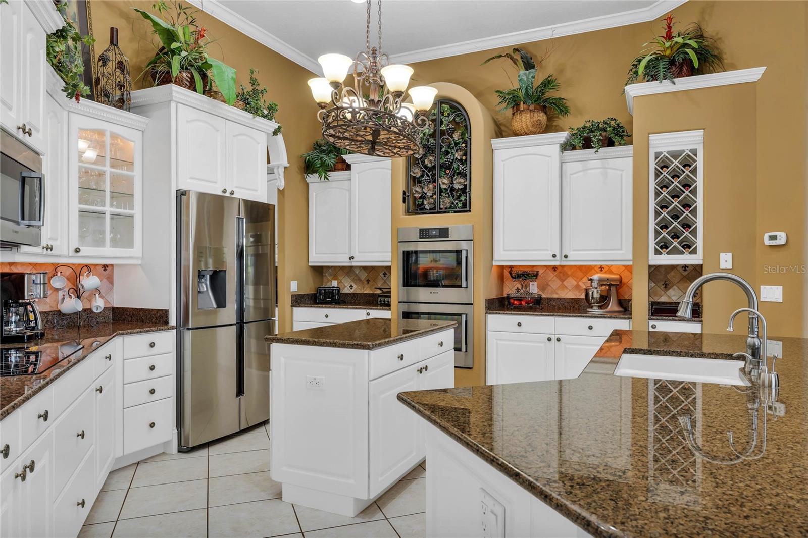 SUNSET POINTE - Residential