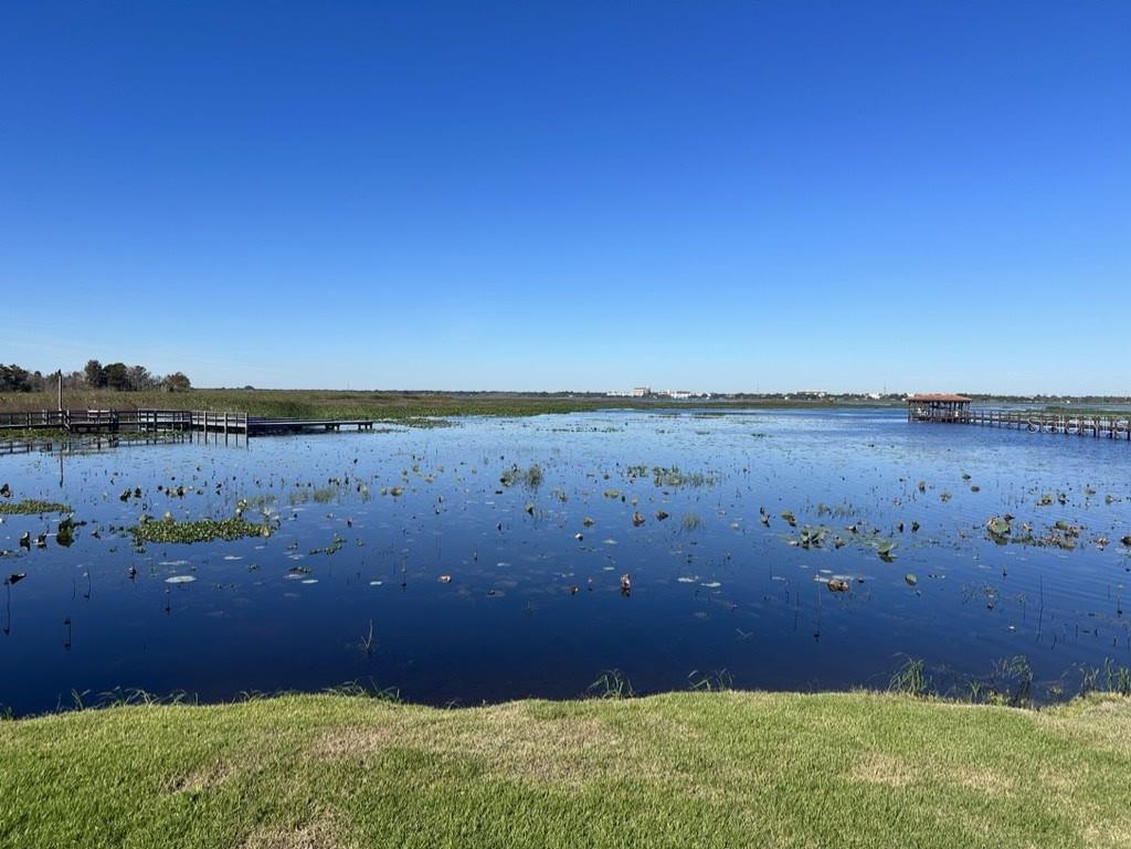 SUNSET POINTE - Residential