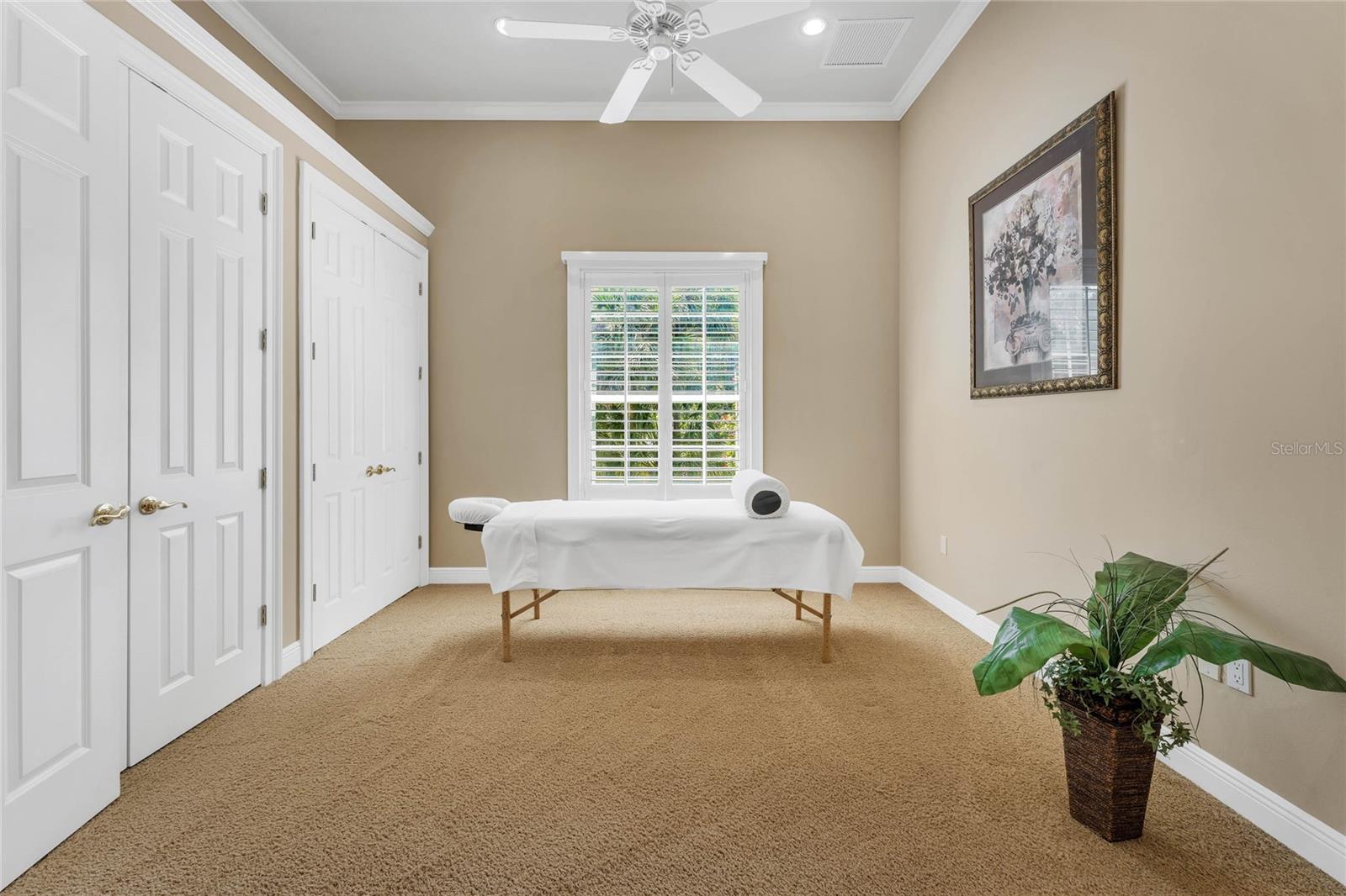 SUNSET POINTE - Residential