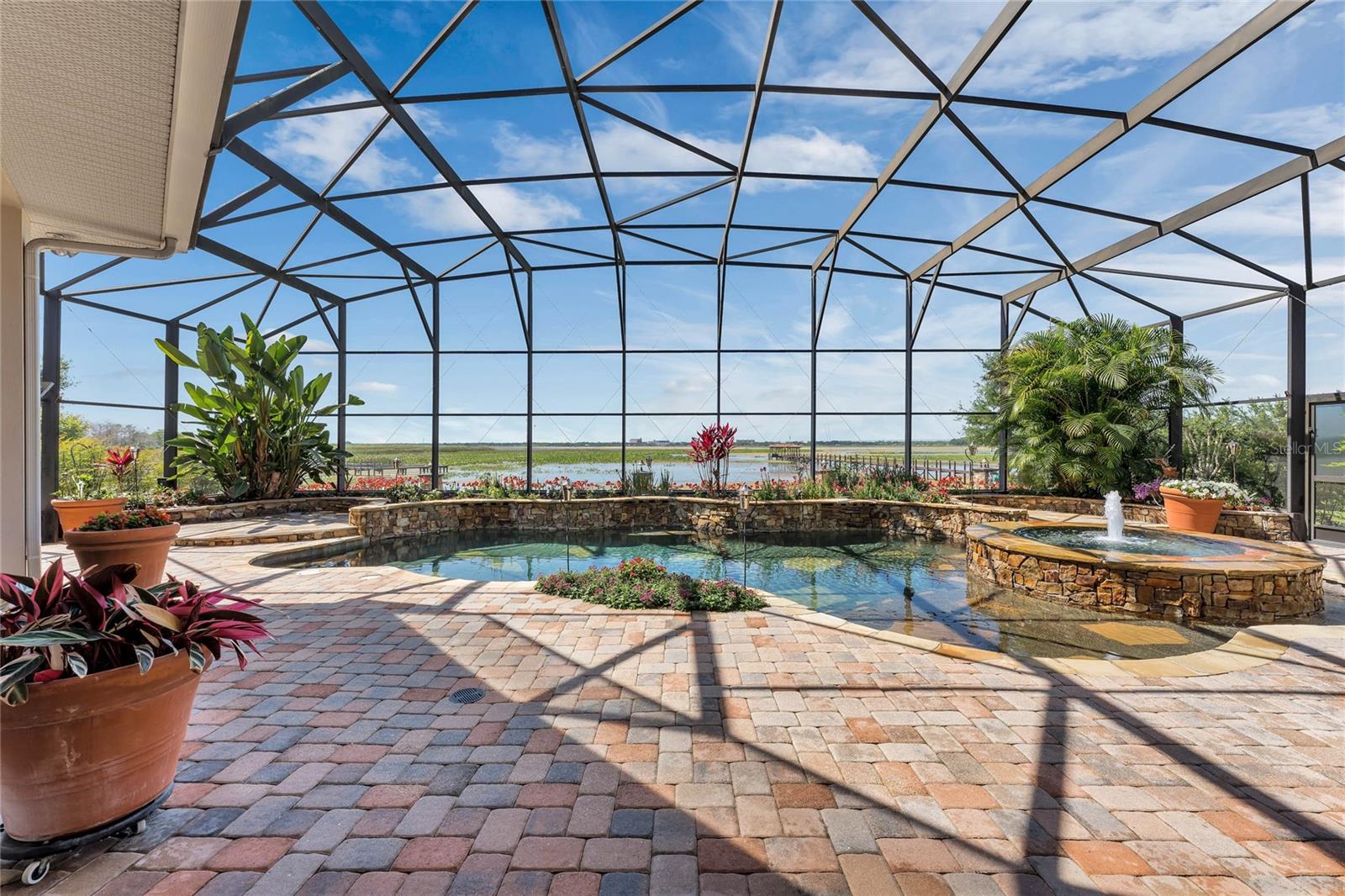 SUNSET POINTE - Residential