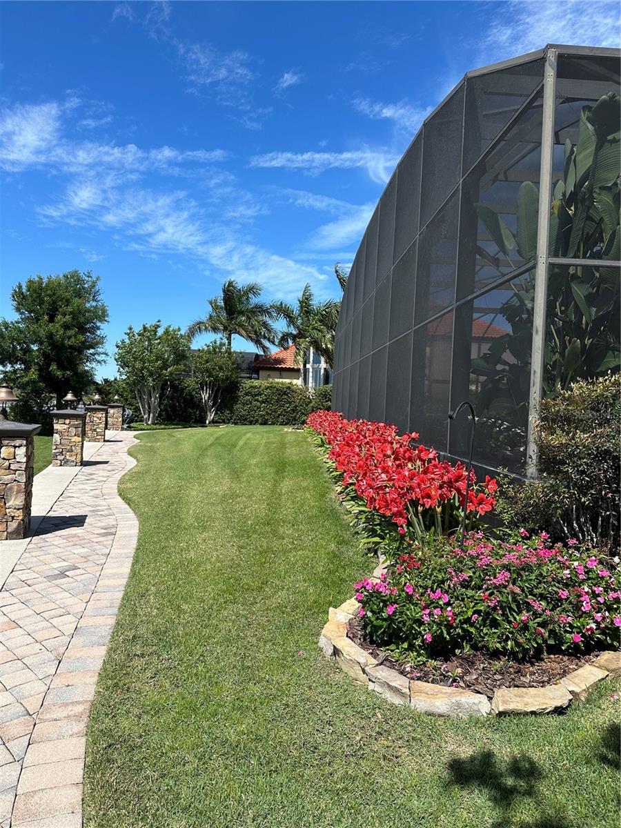 SUNSET POINTE - Residential