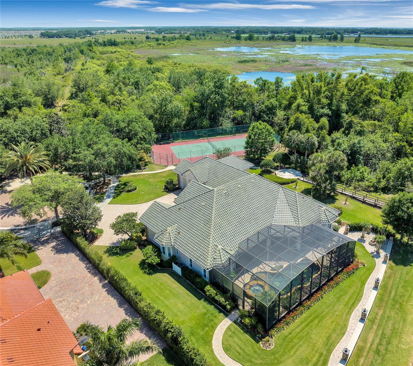 SUNSET POINTE - Residential