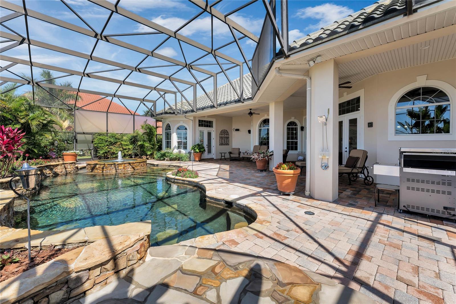 SUNSET POINTE - Residential