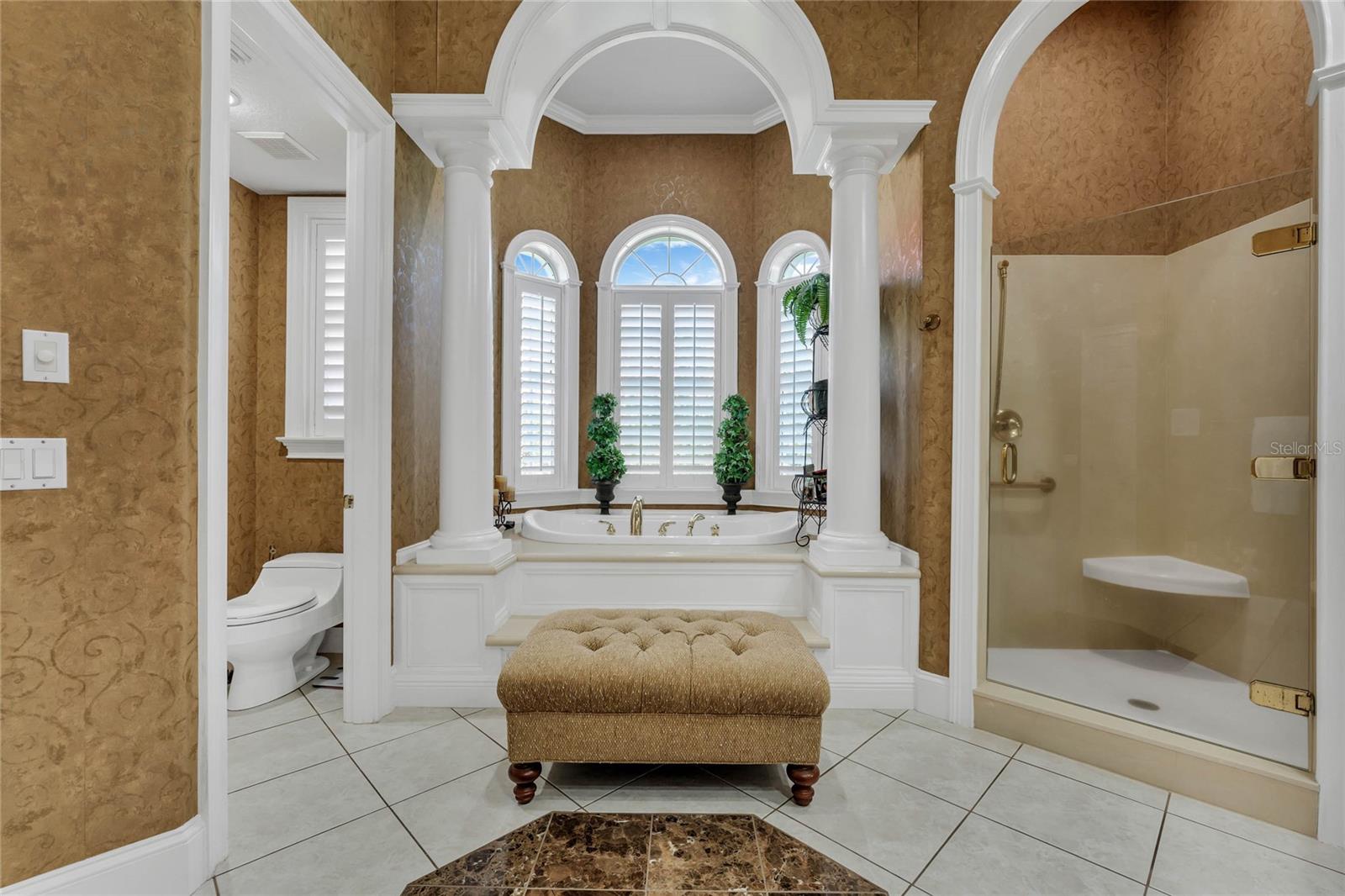 SUNSET POINTE - Residential