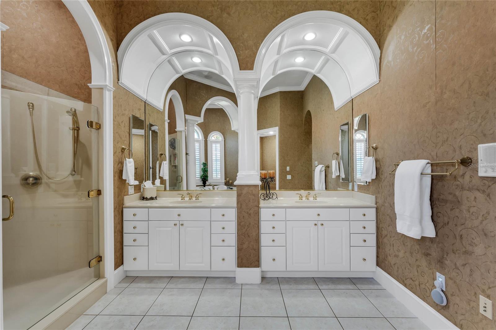 SUNSET POINTE - Residential