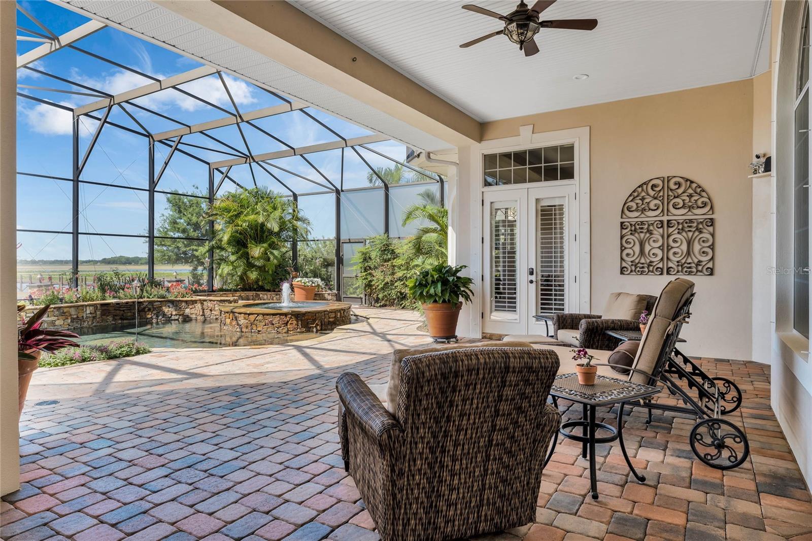 SUNSET POINTE - Residential