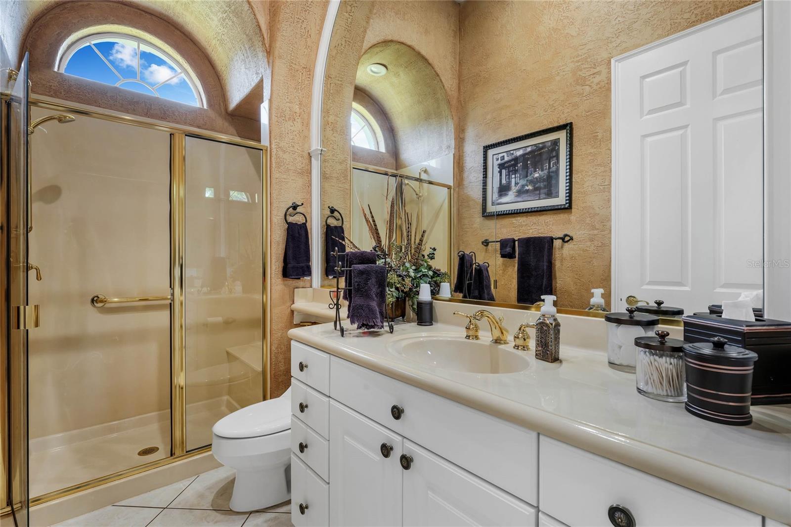 SUNSET POINTE - Residential