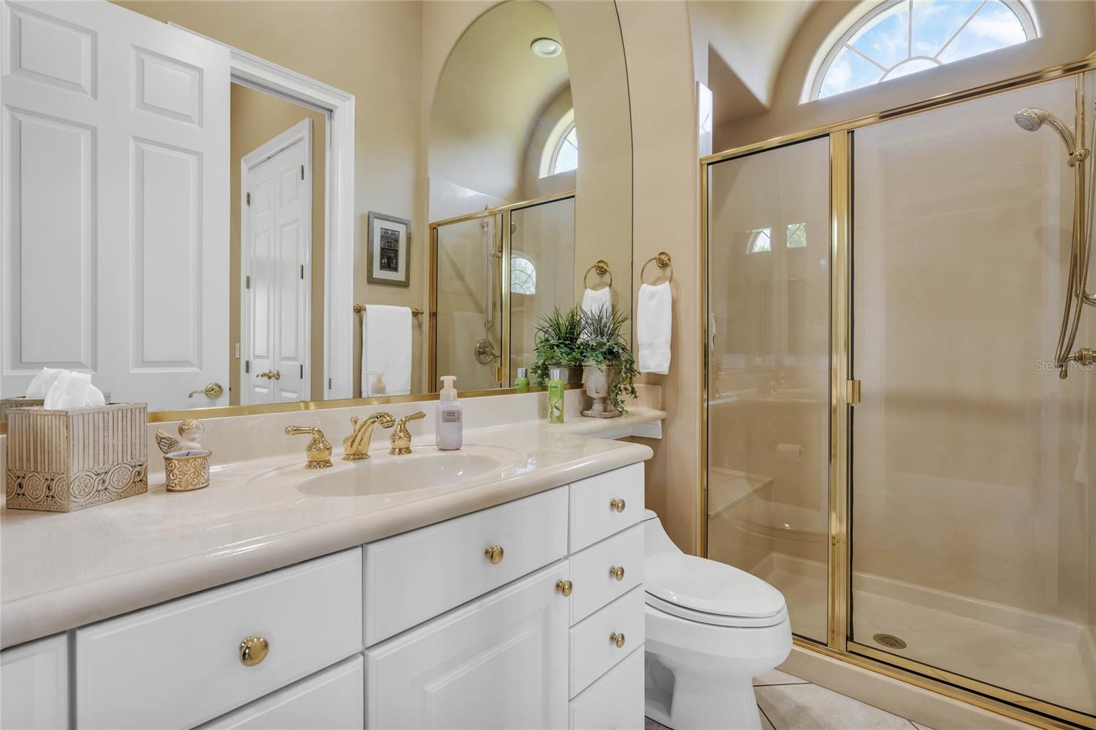 SUNSET POINTE - Residential