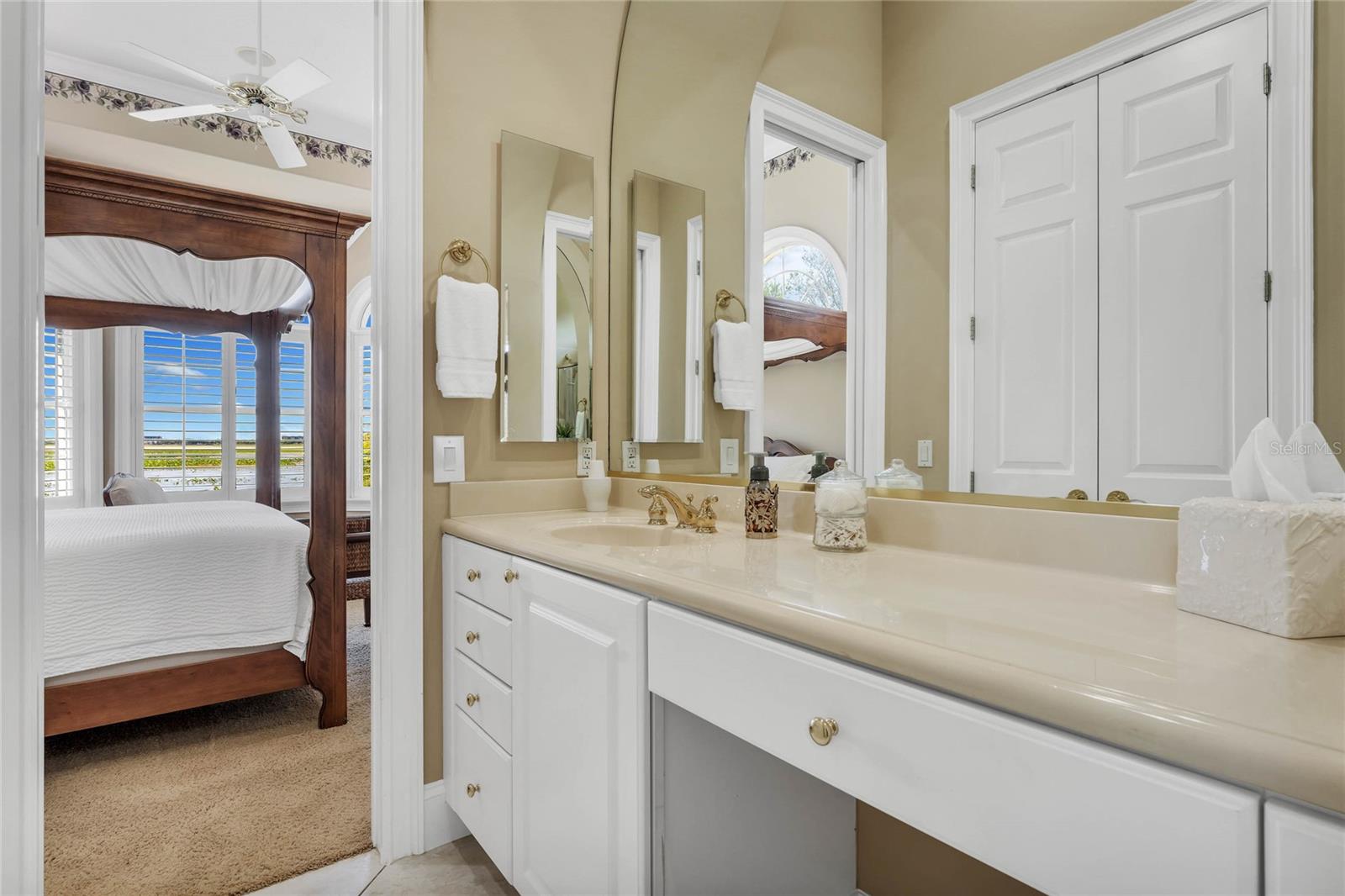 SUNSET POINTE - Residential