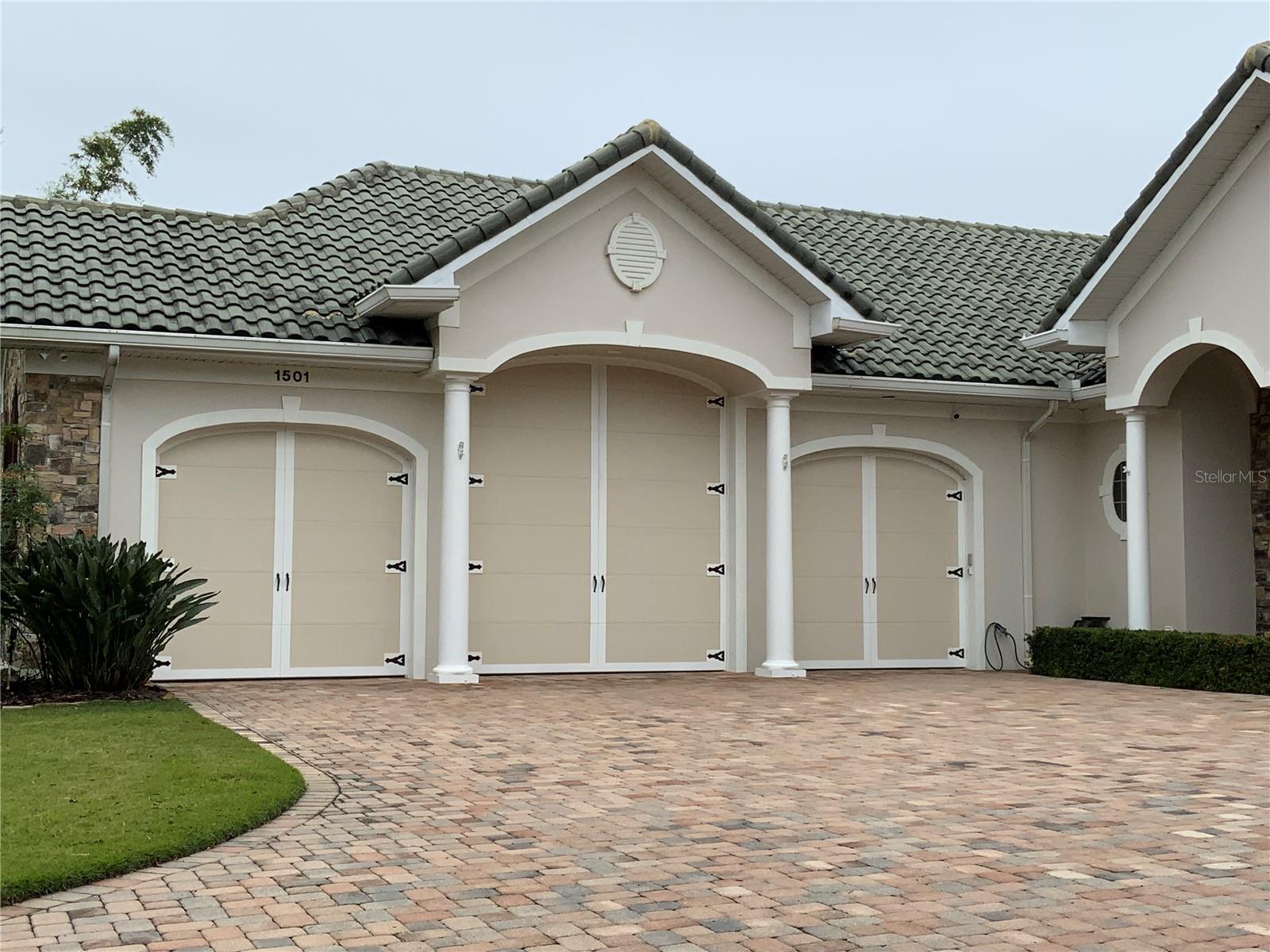 SUNSET POINTE - Residential