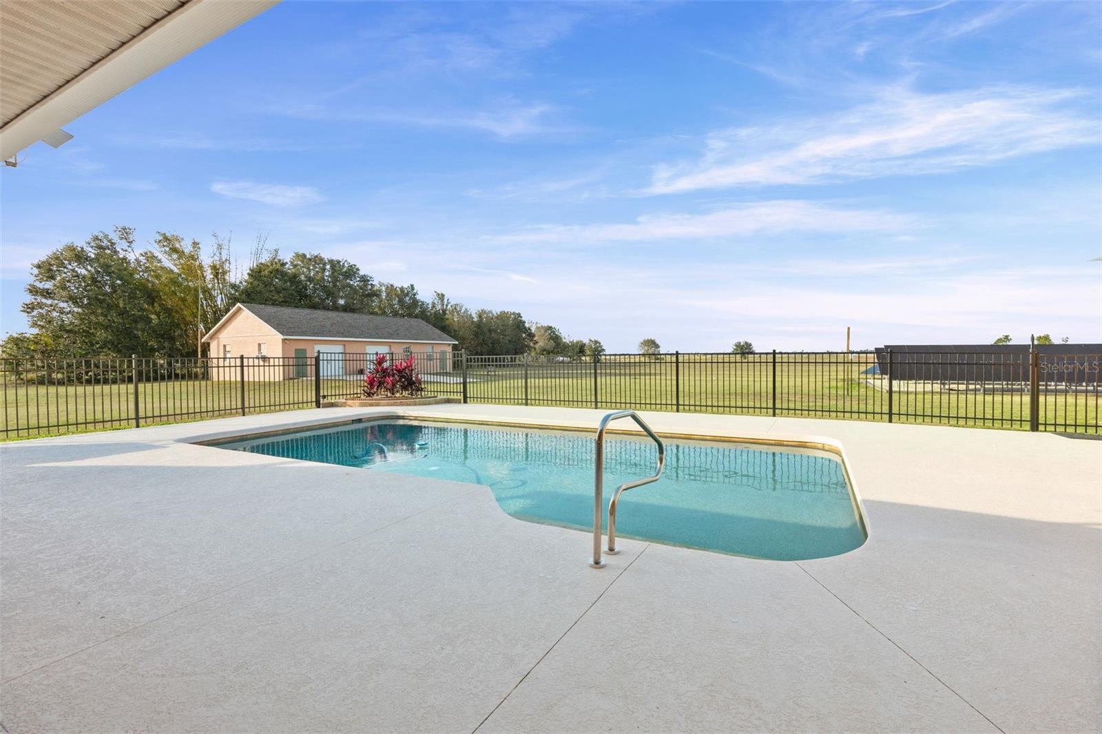 ACREAGE - Residential