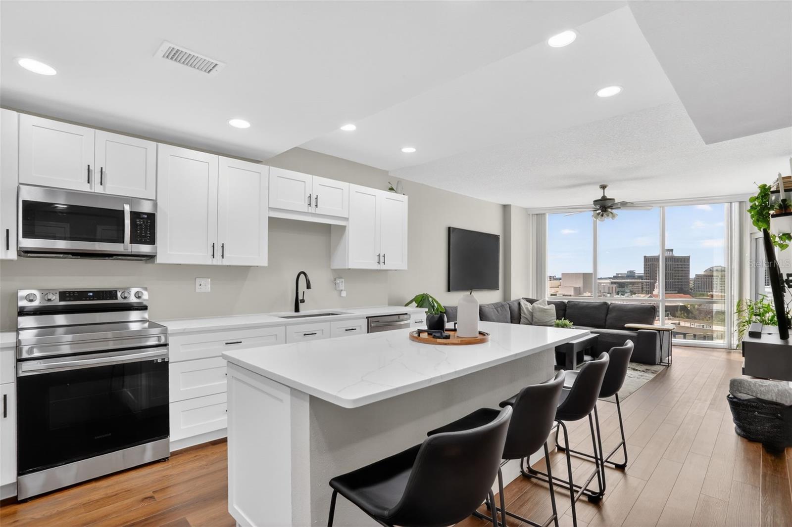 WAVERLY/LK EOLA - Residential