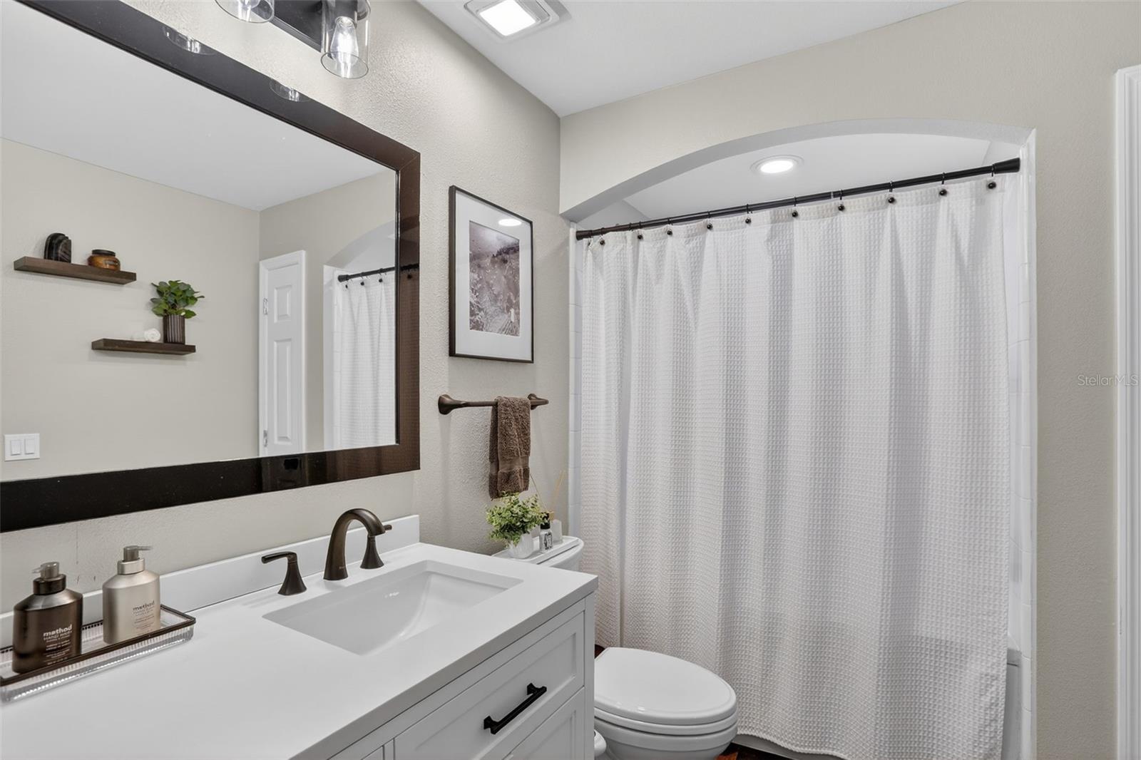 WAVERLY/LK EOLA - Residential