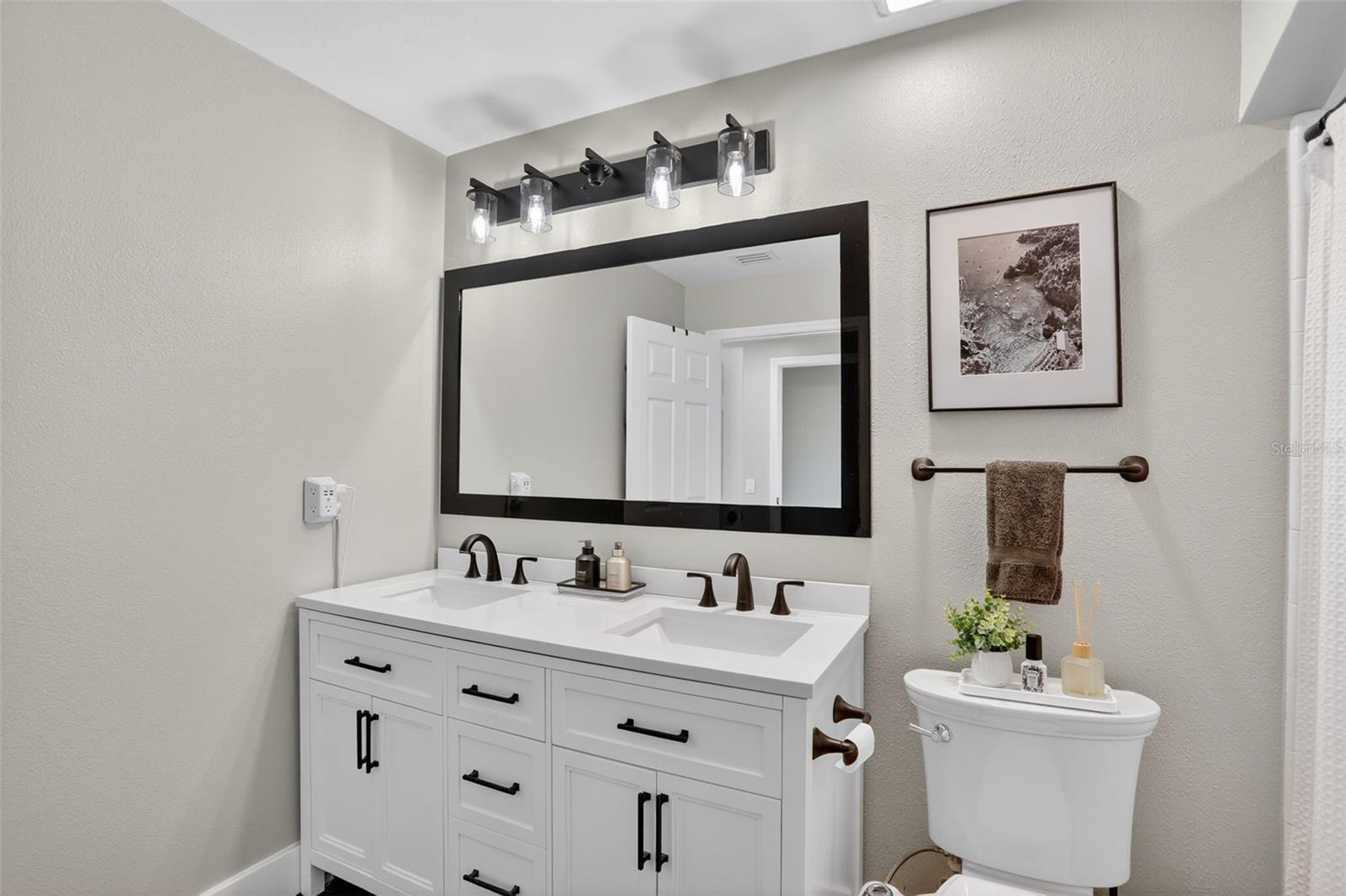 WAVERLY/LK EOLA - Residential