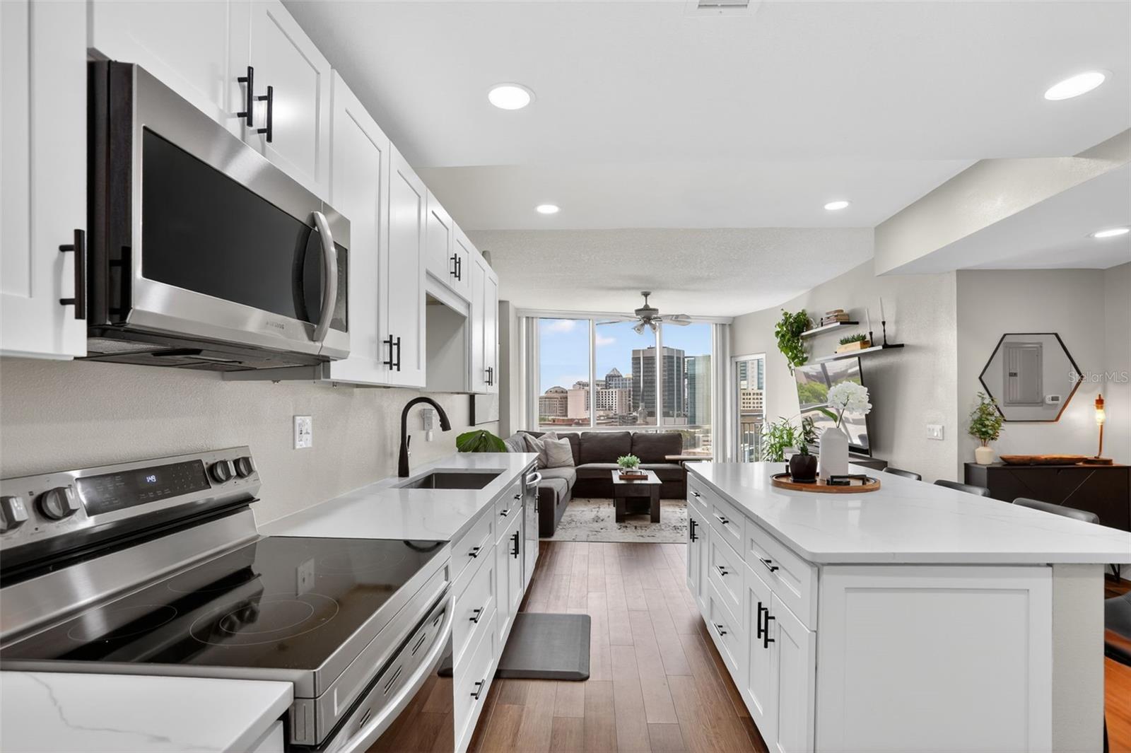 WAVERLY/LK EOLA - Residential