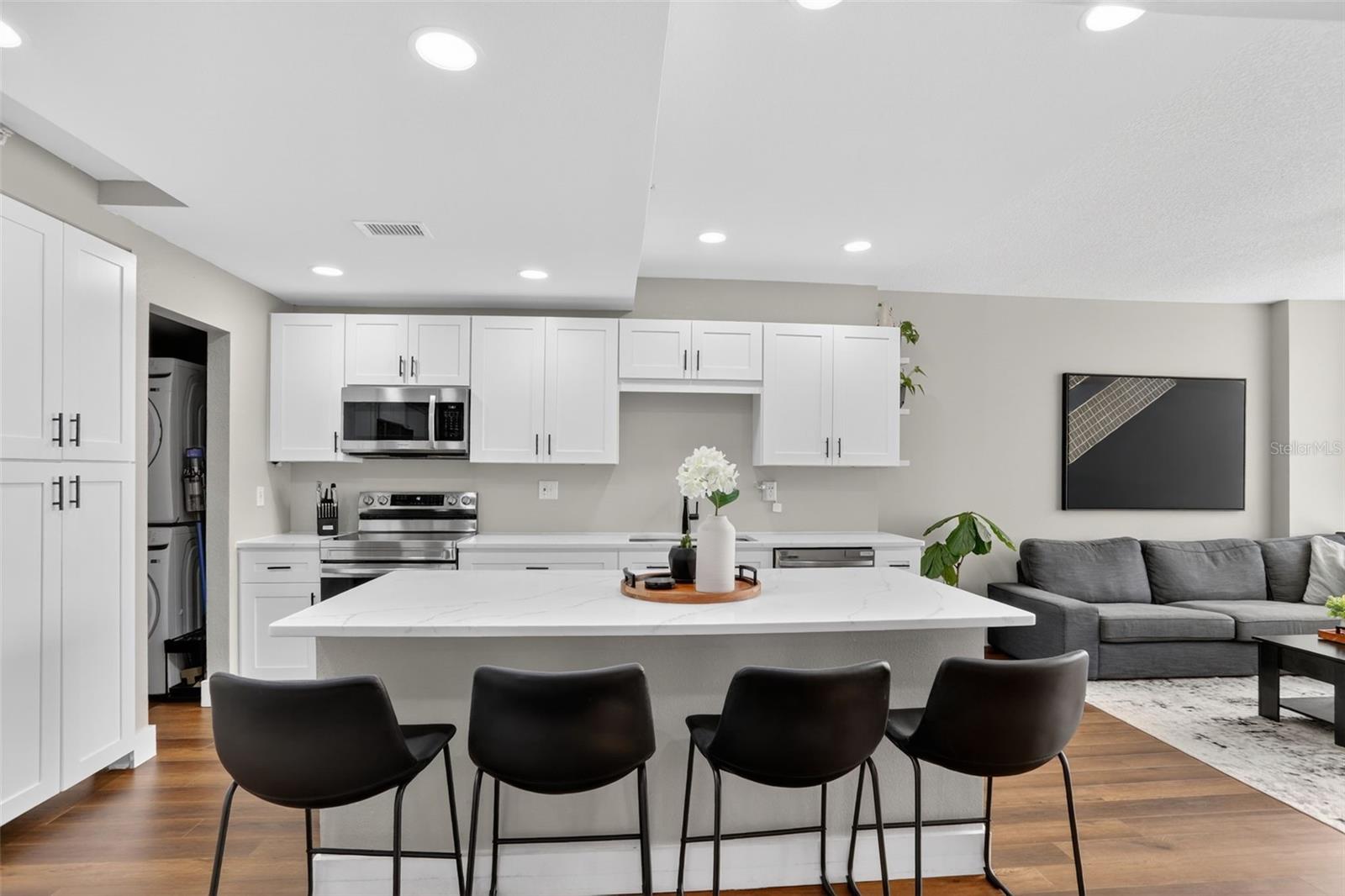 WAVERLY/LK EOLA - Residential