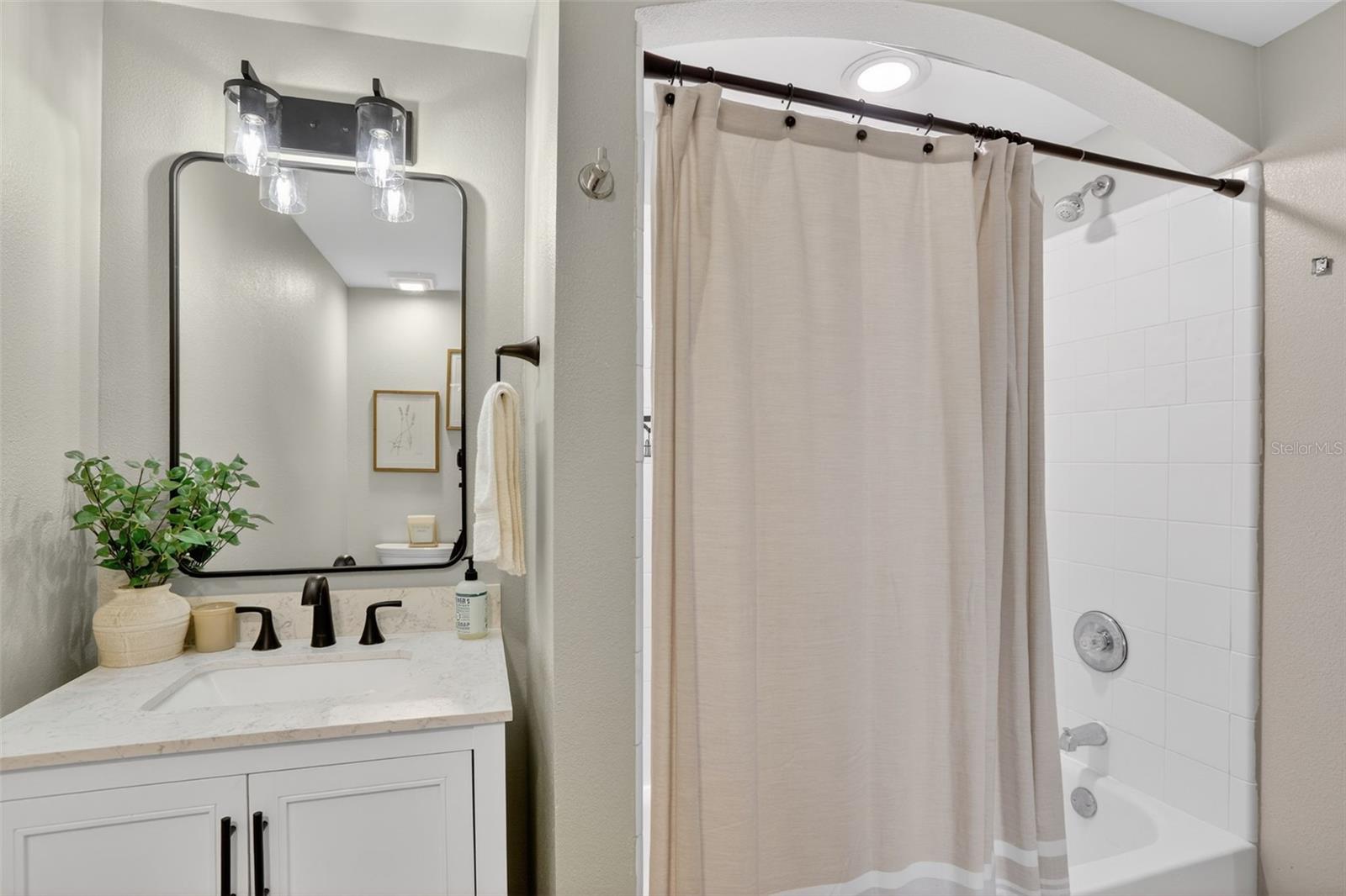 WAVERLY/LK EOLA - Residential