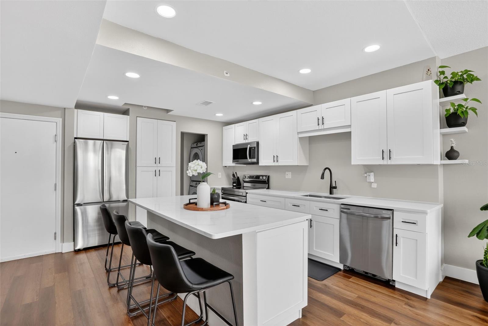 322 E CENTRAL BOULEVARD 1207