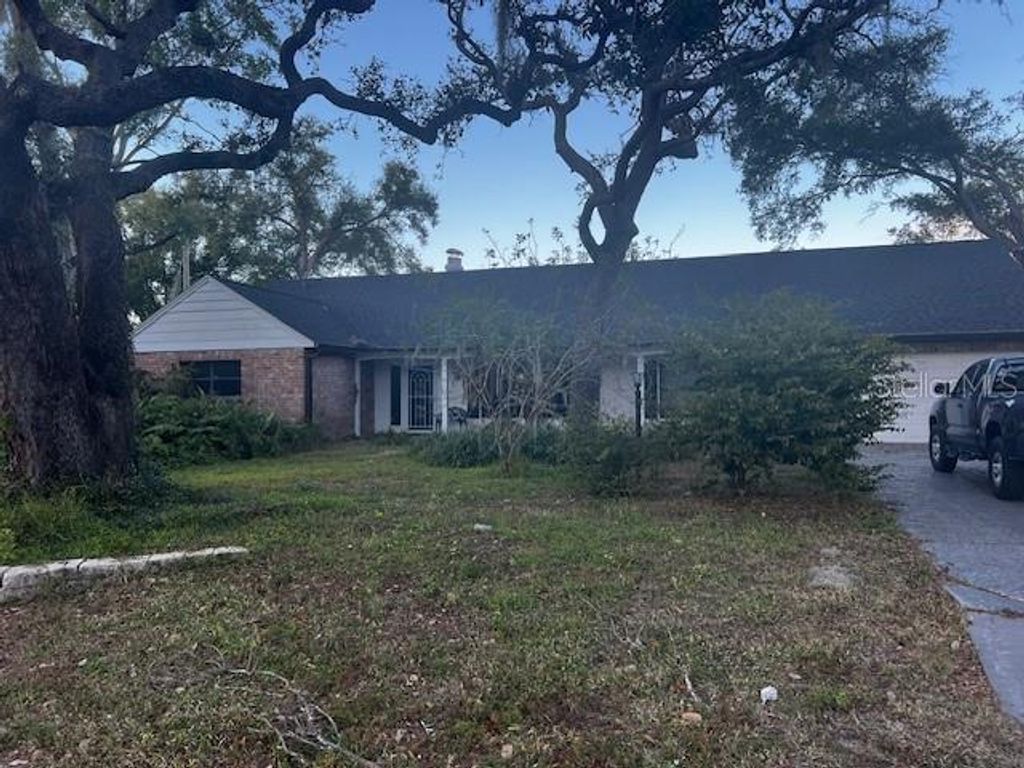 Photo of 610 Valle Vista Drive, Brandon, FL 33511 (MLS # A4676148)