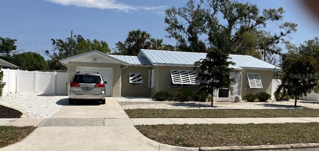 Photo of 609 49th Street Court W, Bradenton, FL 34209 (MLS # TB8360960)