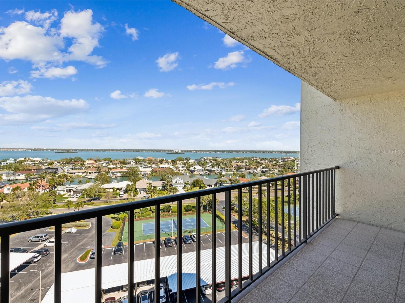 736 ISLAND WAY 1101