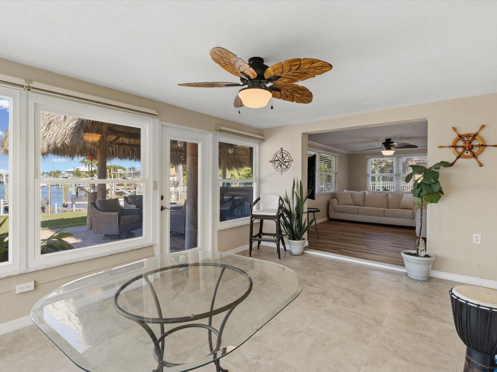 FLOR A MAR - Residential