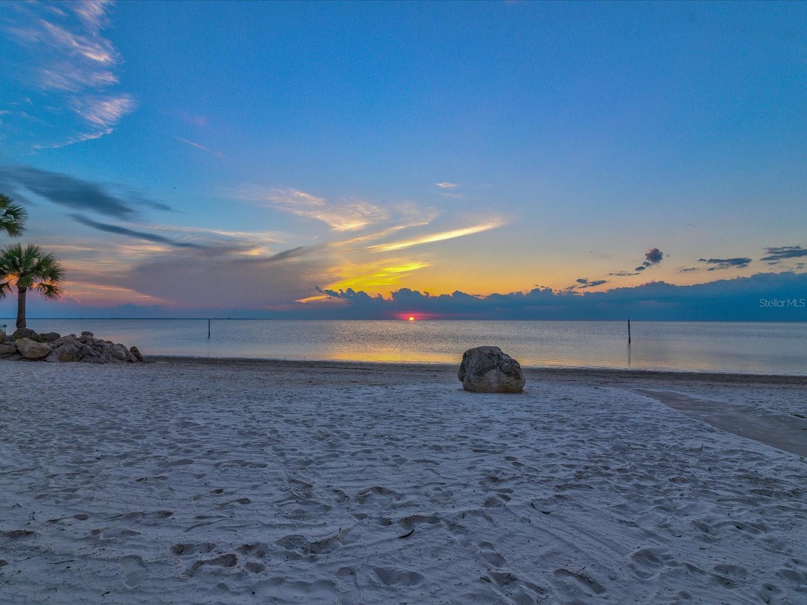 FLOR A MAR - Residential