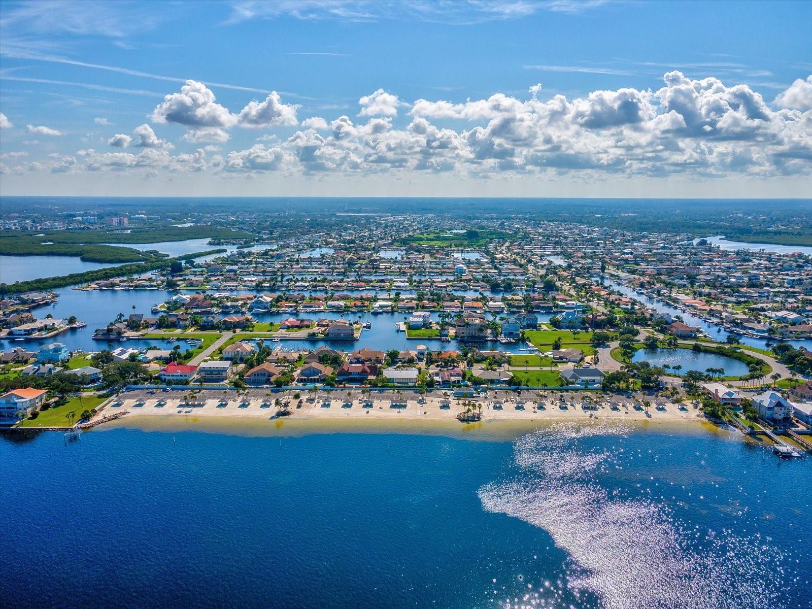 FLOR A MAR - Residential