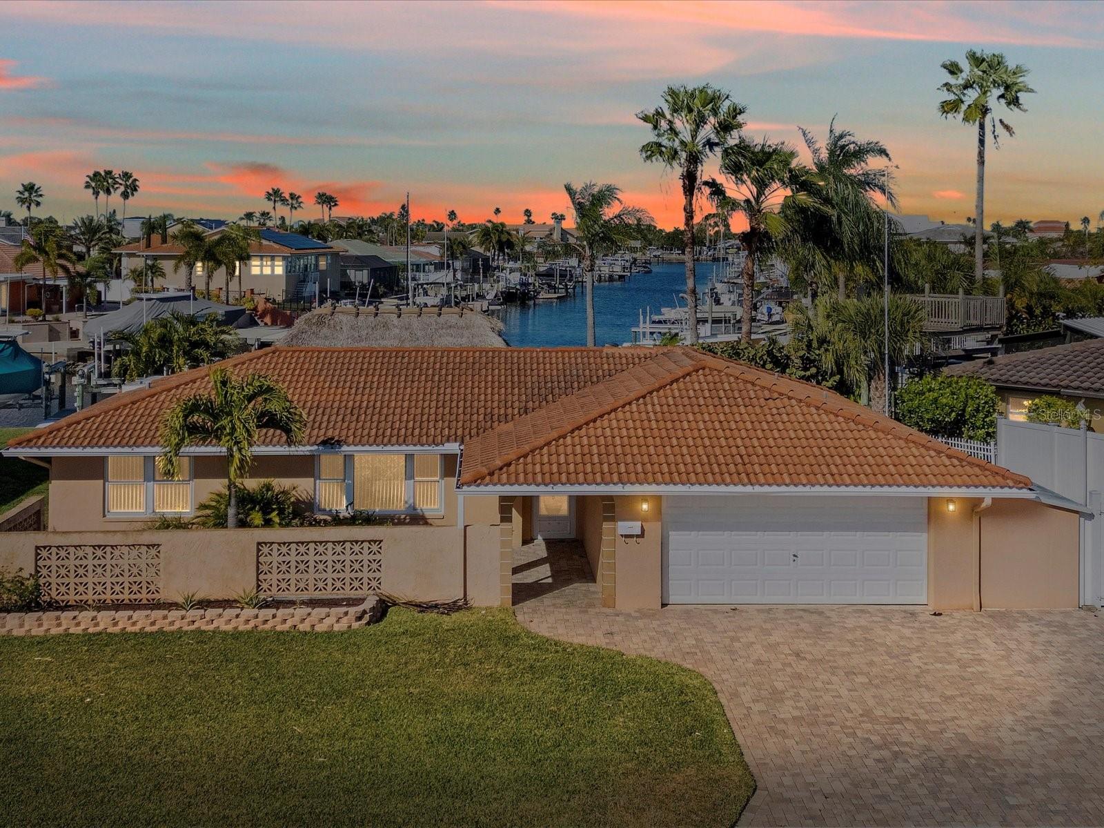 FLOR A MAR - Residential