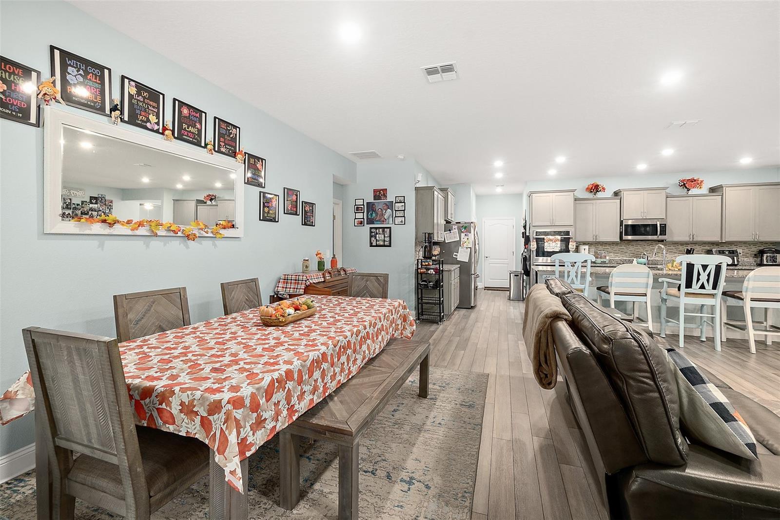 QUAIL HOLLOW - Residential