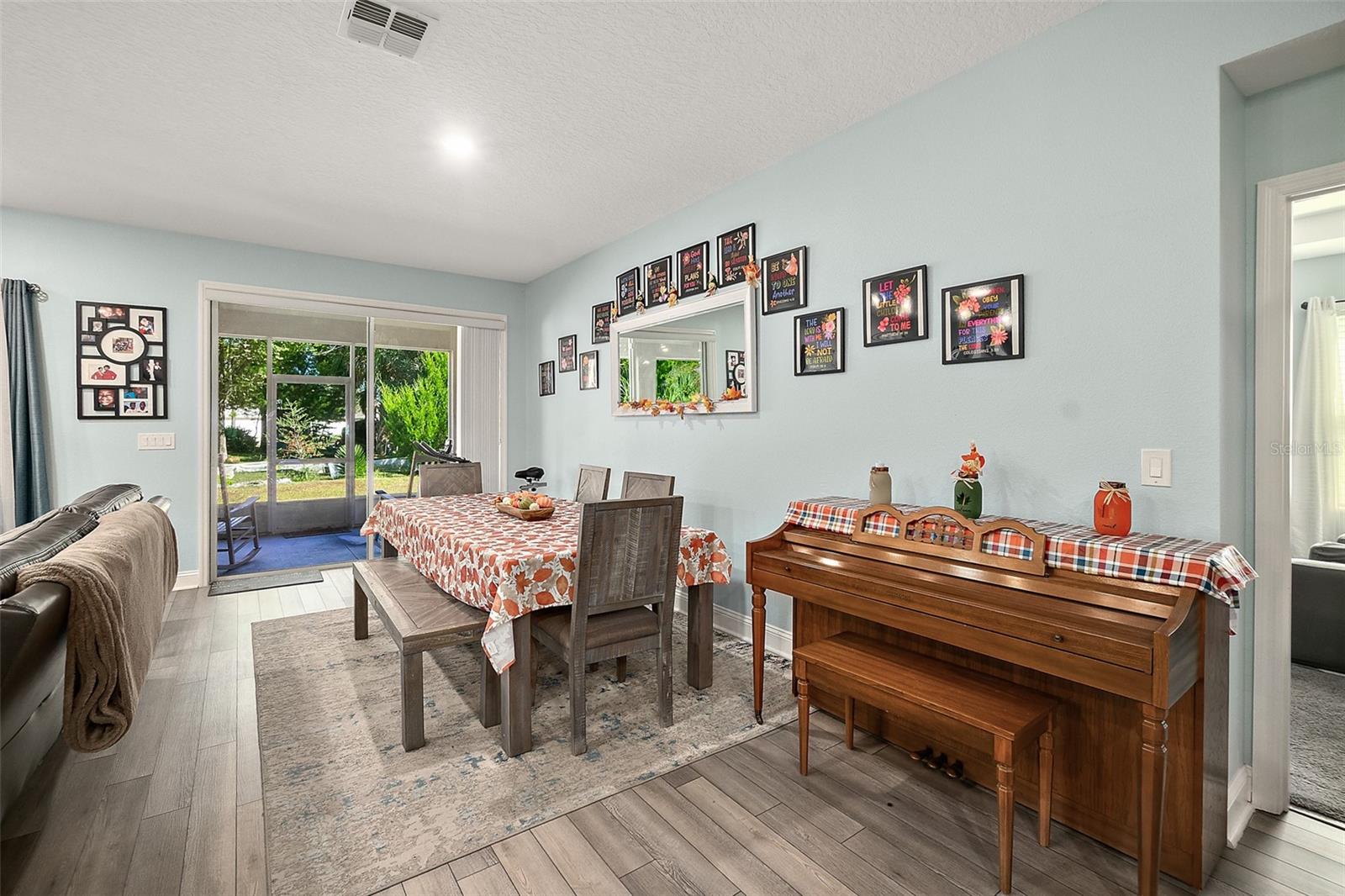 QUAIL HOLLOW - Residential