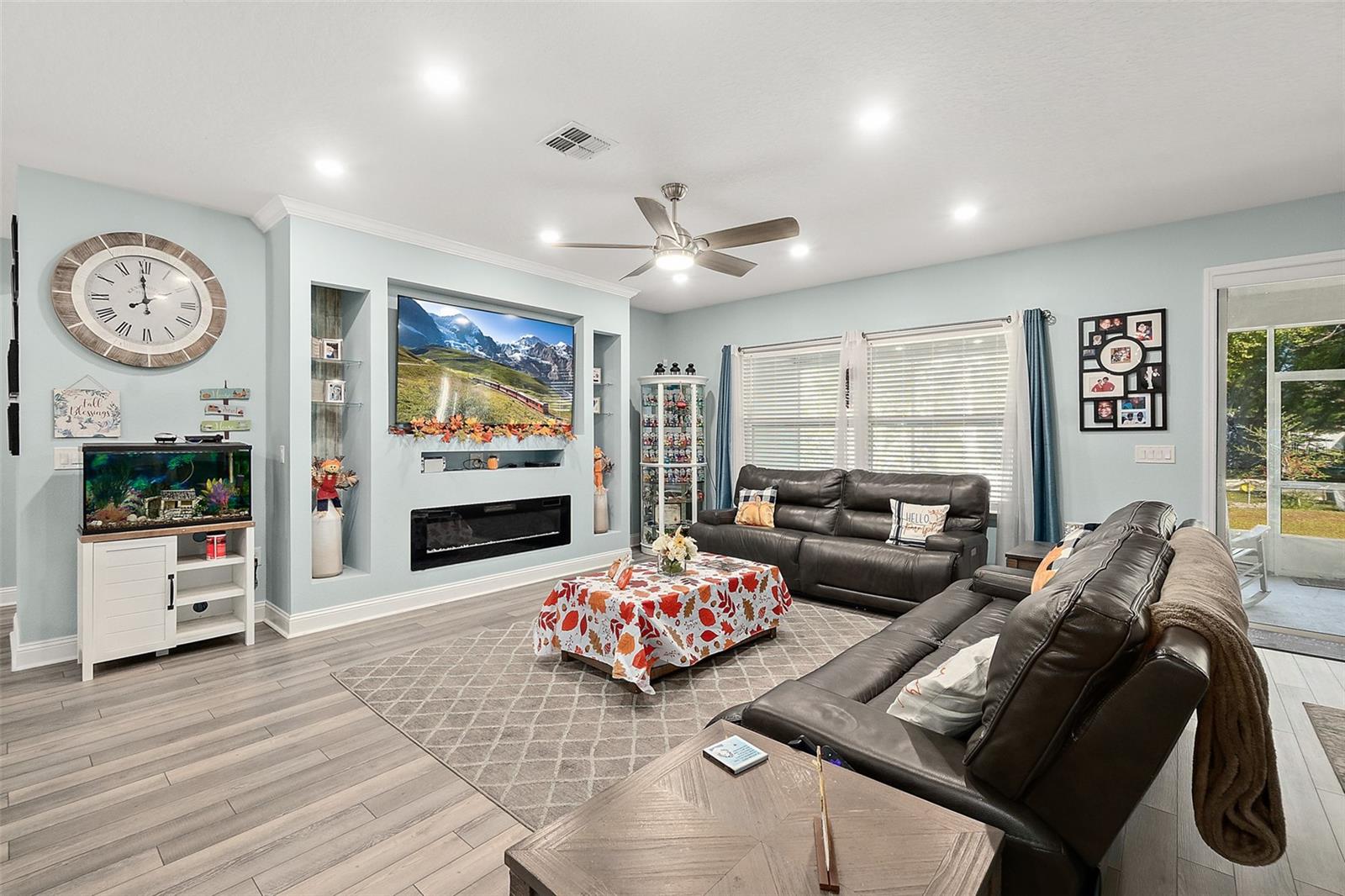 QUAIL HOLLOW - Residential