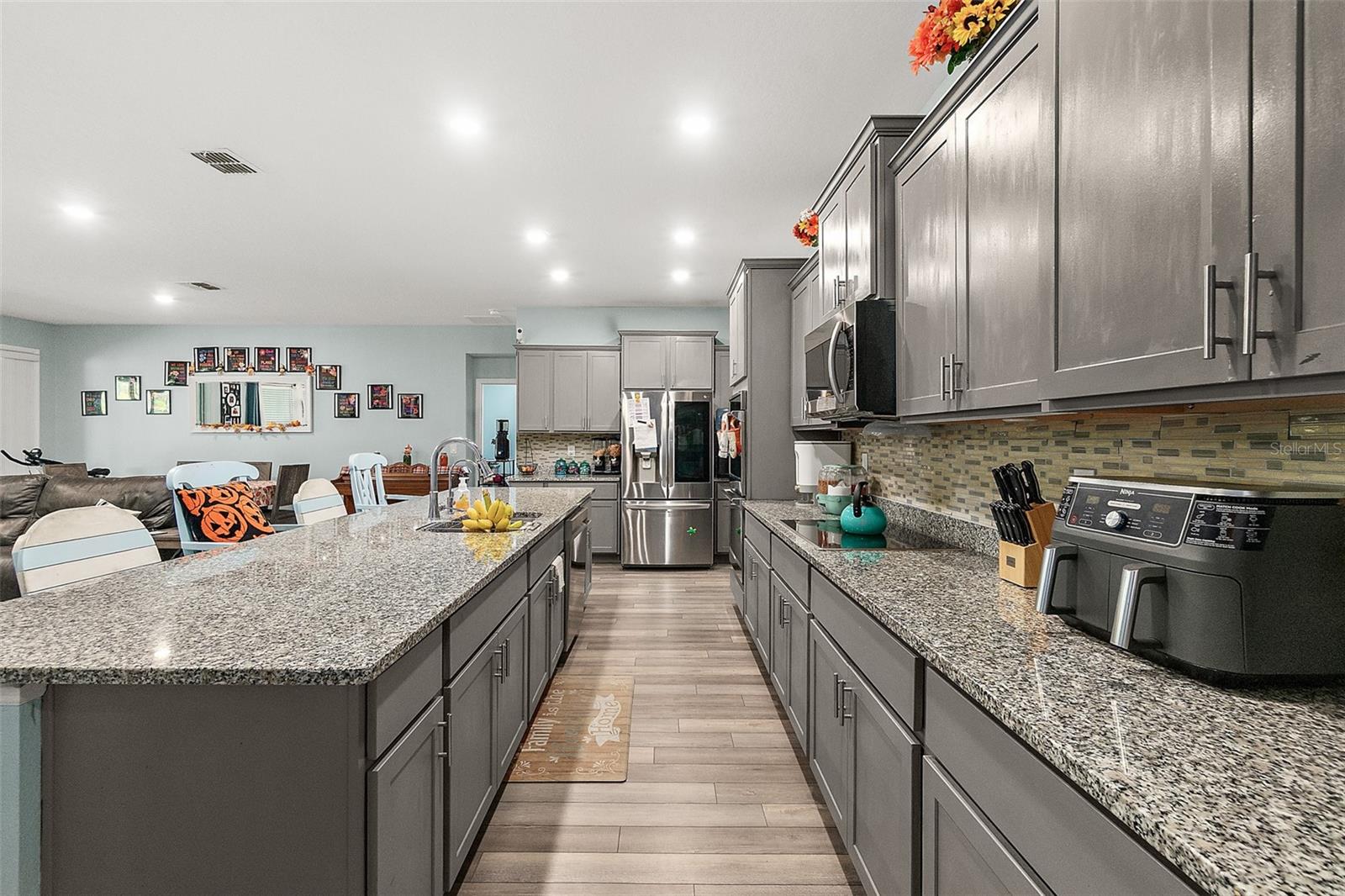 QUAIL HOLLOW - Residential