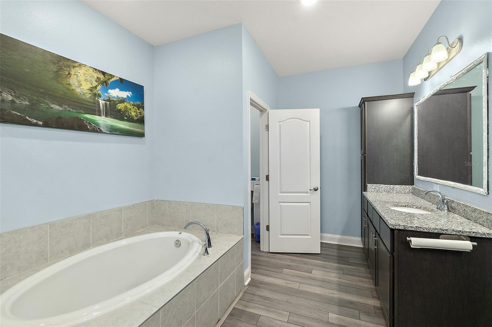 QUAIL HOLLOW - Residential