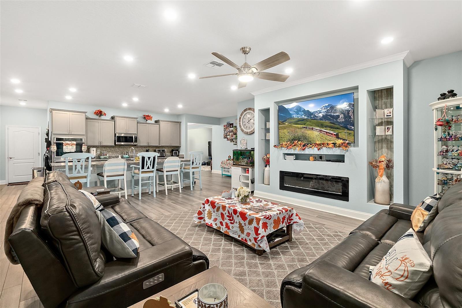 QUAIL HOLLOW - Residential