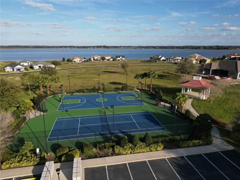 A home in AUBURNDALE