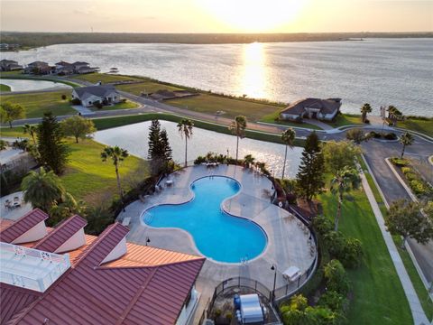 A home in AUBURNDALE